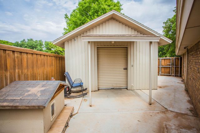 7802 Zoar Avenue, Lubbock, TX 79424