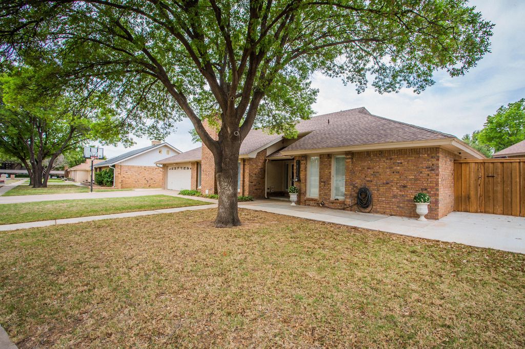 7802 Zoar Avenue, Lubbock, TX 79424