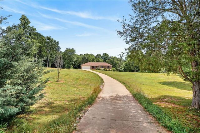402 Renee Road, Pendergrass, GA 30567