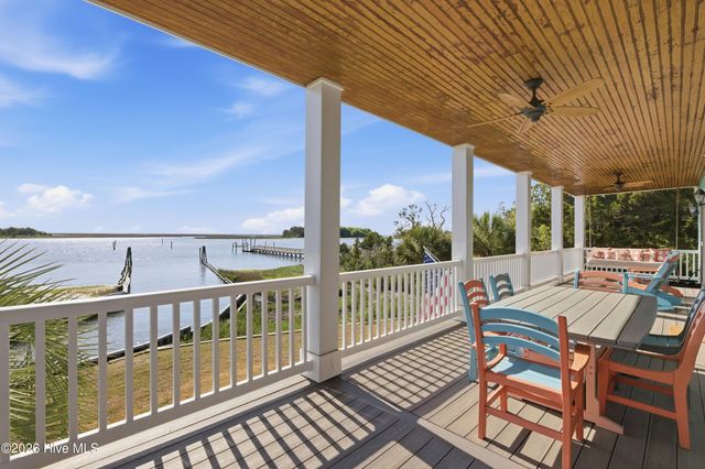 5252 Masonboro Harbour Drive, Wilmington, NC 28409