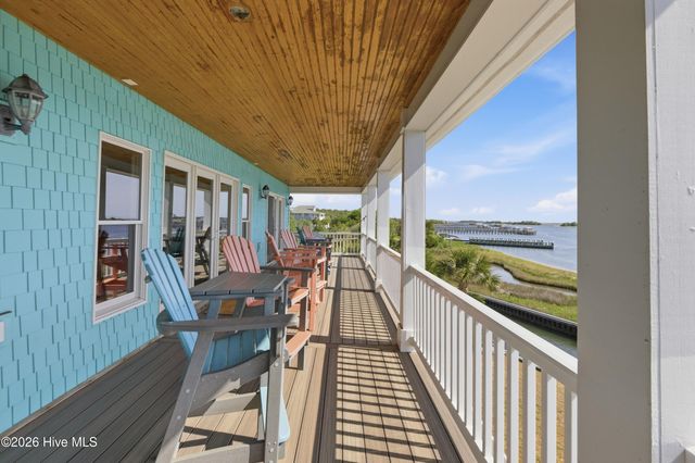 5252 Masonboro Harbour Drive, Wilmington, NC 28409
