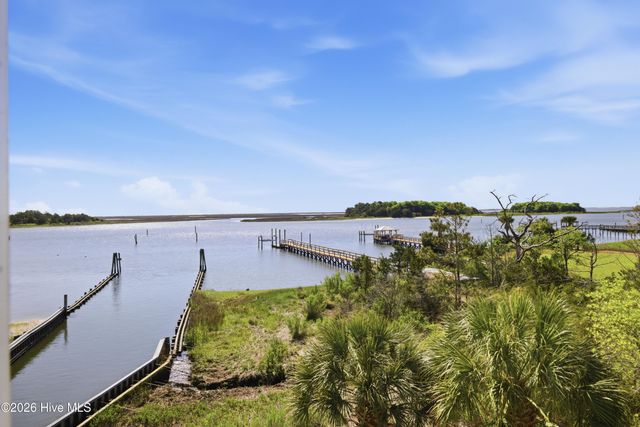 5252 Masonboro Harbour Drive, Wilmington, NC 28409