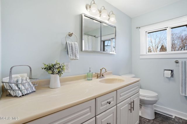 810 Mcconnell Street, Findlay, OH 45840