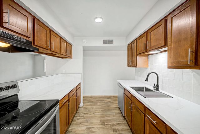 9112 E VINE Avenue, Mesa, AZ 85208