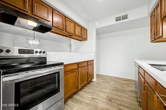 9112 E VINE Avenue, Mesa, AZ 85208