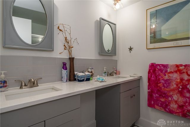 6925 Park Vista Road, Englewood, OH 45322