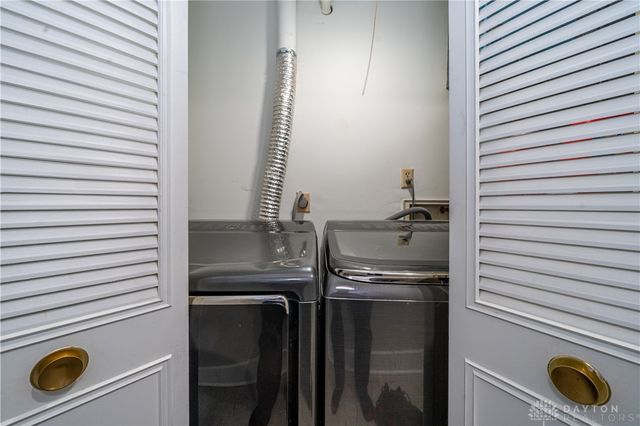 6925 Park Vista Road, Englewood, OH 45322