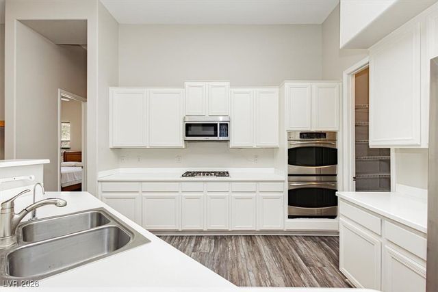 6880 Royal Heritage Court, Las Vegas, NV 89110