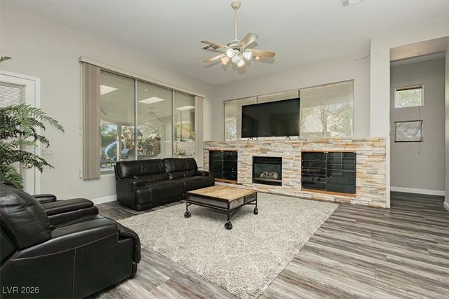 6880 Royal Heritage Court, Las Vegas, NV 89110