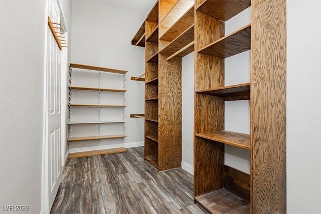 6880 Royal Heritage Court, Las Vegas, NV 89110