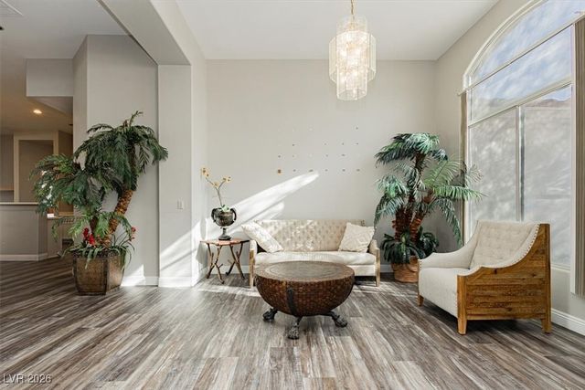 6880 Royal Heritage Court, Las Vegas, NV 89110