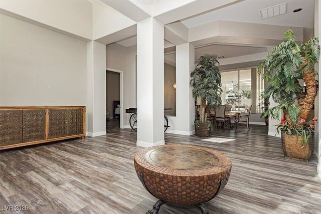 6880 Royal Heritage Court, Las Vegas, NV 89110