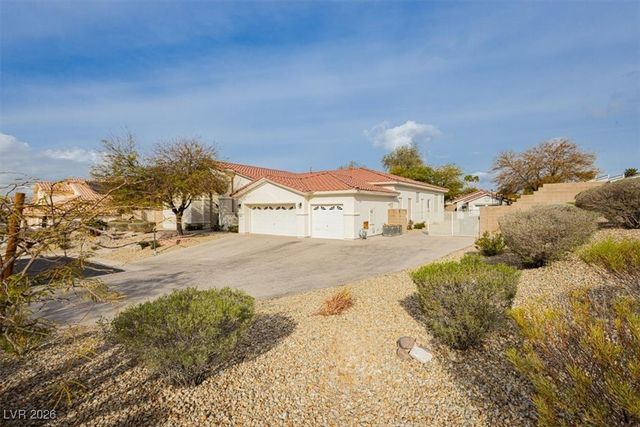 6880 Royal Heritage Court, Las Vegas, NV 89110