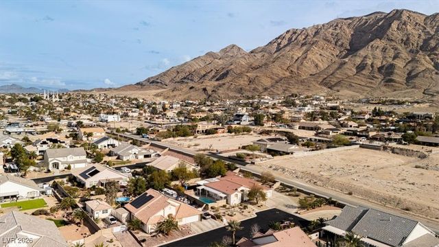 6880 Royal Heritage Court, Las Vegas, NV 89110