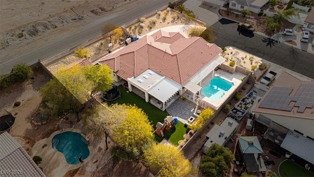6880 Royal Heritage Court, Las Vegas, NV 89110