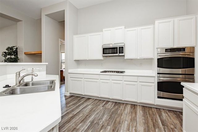 6880 Royal Heritage Court, Las Vegas, NV 89110