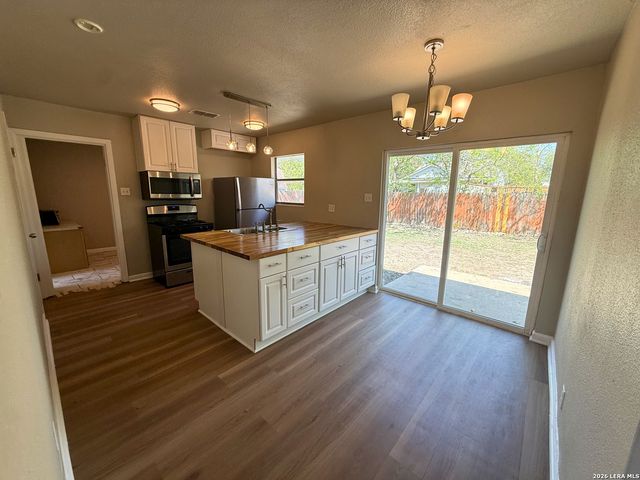 2103 Abacus, San Antonio, TX 78224