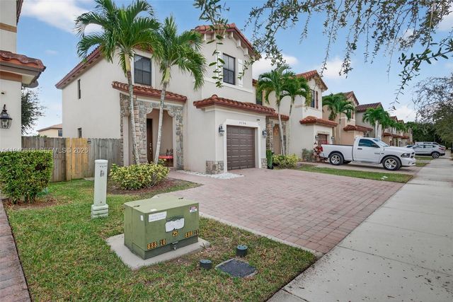 3756 NE 1st St, Homestead, FL 33033