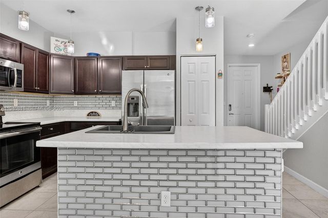 3756 NE 1st St, Homestead, FL 33033