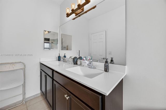 3756 NE 1st St, Homestead, FL 33033