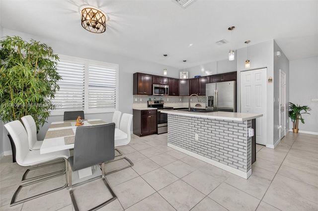 3756 NE 1st St, Homestead, FL 33033