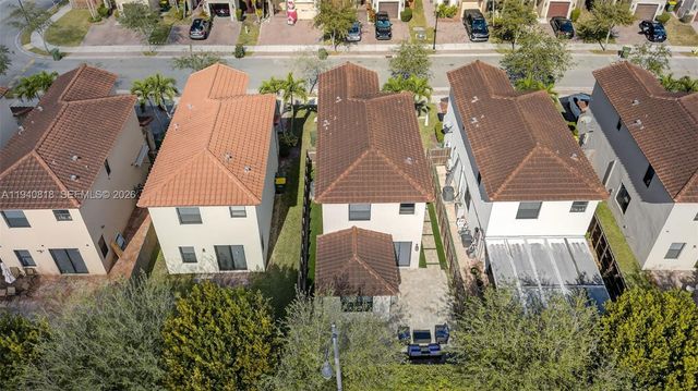 3756 NE 1st St, Homestead, FL 33033