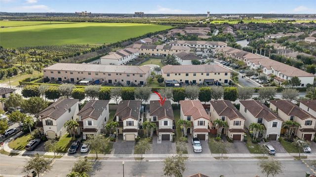 3756 NE 1st St, Homestead, FL 33033