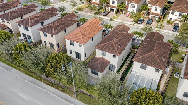 3756 NE 1st St, Homestead, FL 33033