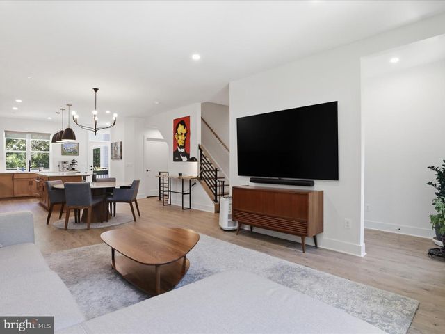 2110 TYSONS RIDGELINE RD, Falls Church, VA 22043