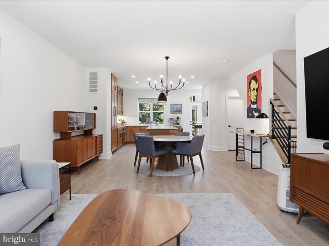 2110 TYSONS RIDGELINE RD, Falls Church, VA 22043
