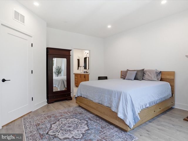 2110 TYSONS RIDGELINE RD, Falls Church, VA 22043
