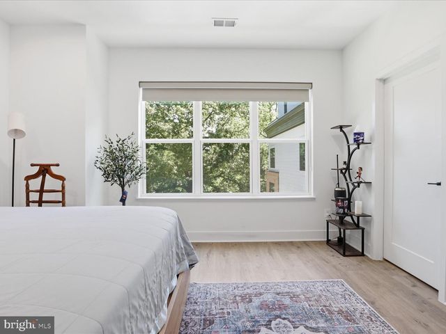 2110 TYSONS RIDGELINE RD, Falls Church, VA 22043