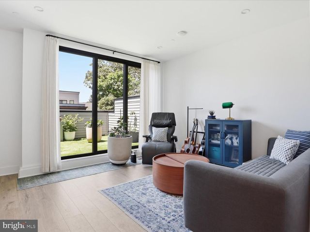 2110 TYSONS RIDGELINE RD, Falls Church, VA 22043