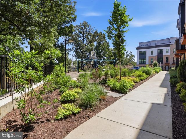 2110 TYSONS RIDGELINE RD, Falls Church, VA 22043
