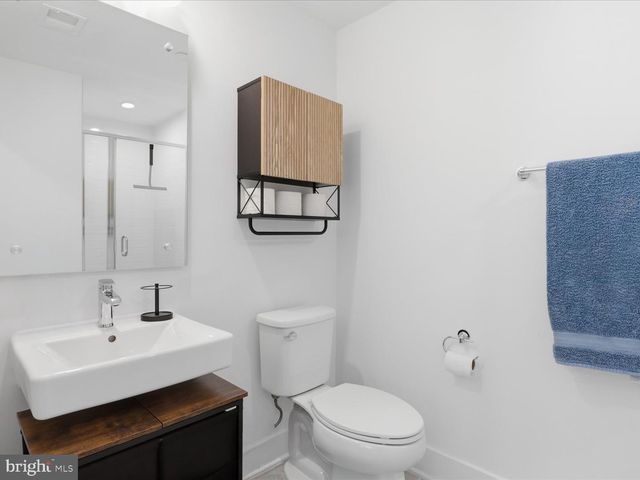 2110 TYSONS RIDGELINE RD, Falls Church, VA 22043