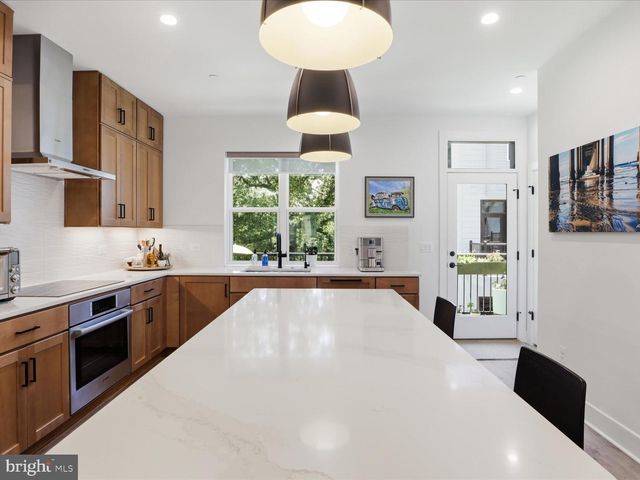 2110 TYSONS RIDGELINE RD, Falls Church, VA 22043