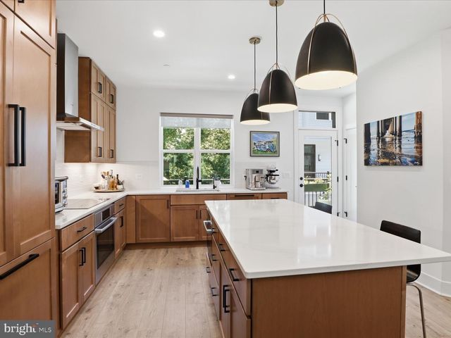 2110 TYSONS RIDGELINE RD, Falls Church, VA 22043
