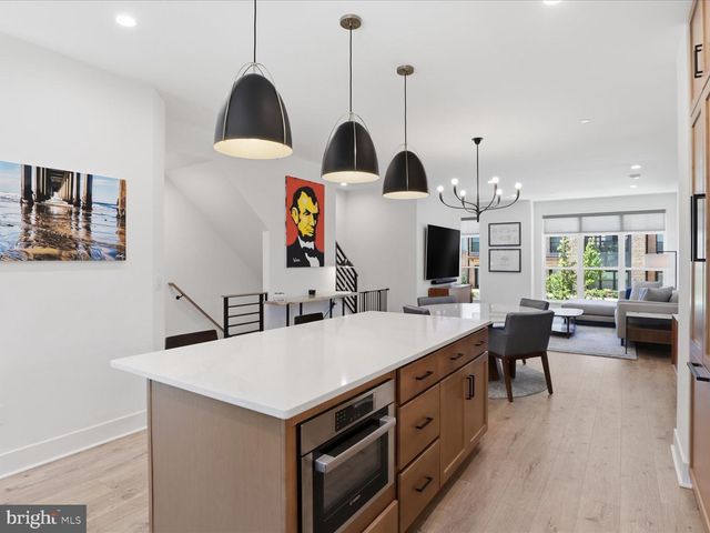 2110 TYSONS RIDGELINE RD, Falls Church, VA 22043
