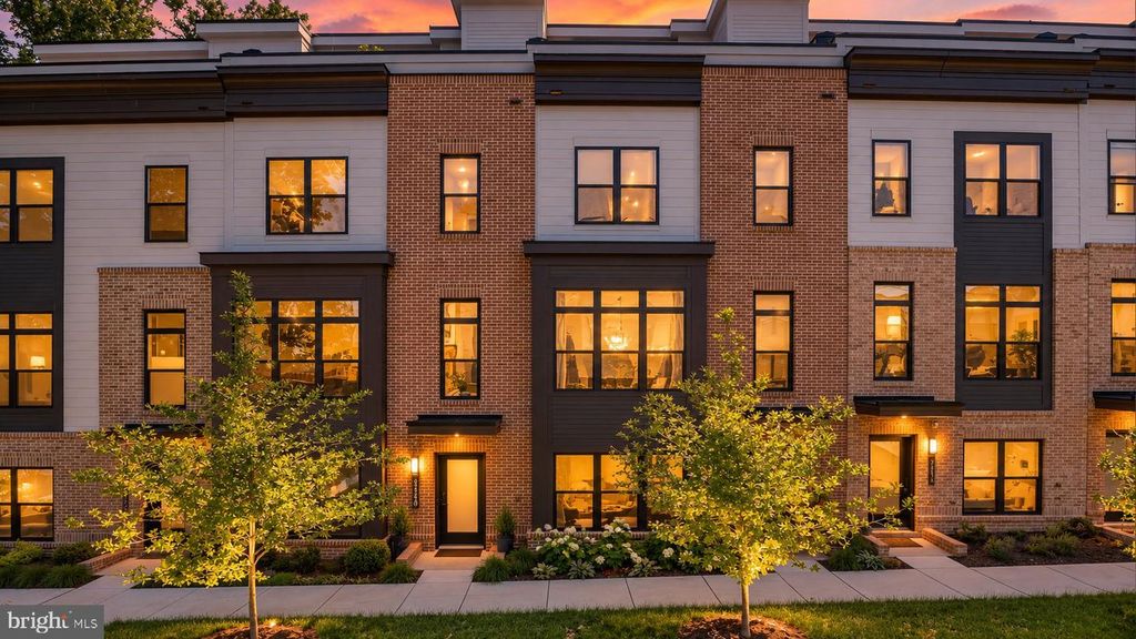 2110 TYSONS RIDGELINE RD, Falls Church, VA 22043