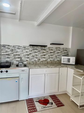 13008 SW 50th Ln studio 13008, Miami, FL 33175