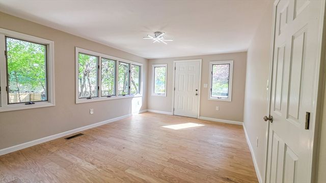 44 Vernon St, Rockland, MA 02370