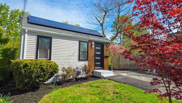44 Vernon St, Rockland, MA 02370