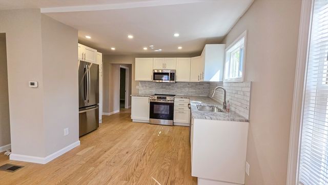 44 Vernon St, Rockland, MA 02370