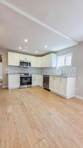 44 Vernon St, Rockland, MA 02370