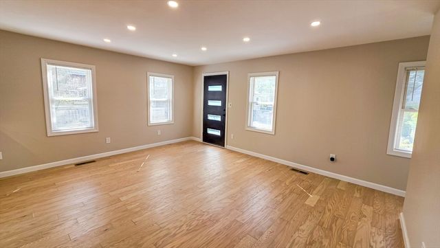 44 Vernon St, Rockland, MA 02370