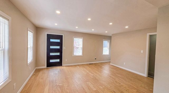 44 Vernon St, Rockland, MA 02370