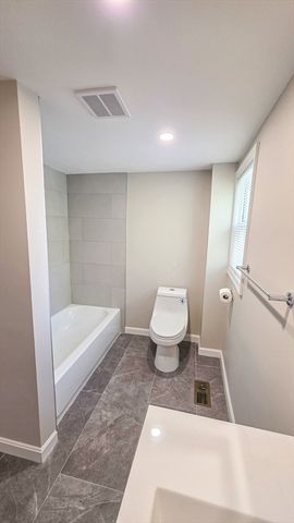44 Vernon St, Rockland, MA 02370