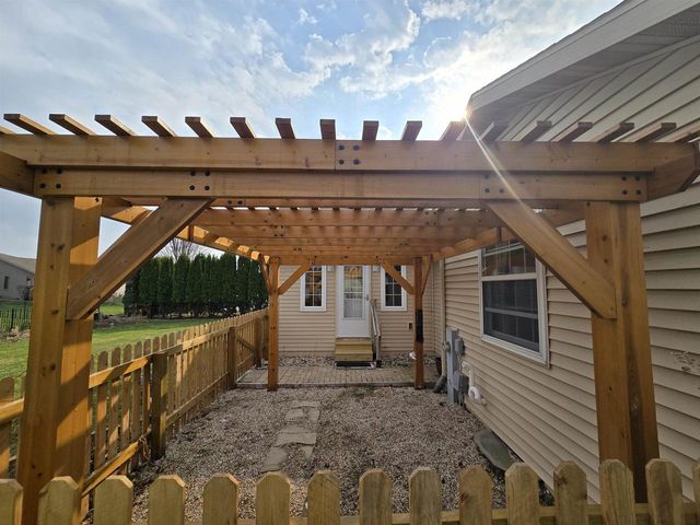 4295 Kingsford Drive, Janesville, WI 53546