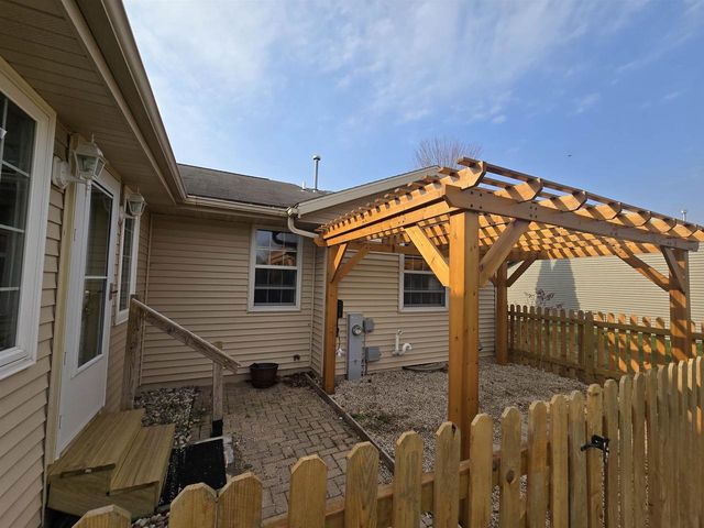 4295 Kingsford Drive, Janesville, WI 53546