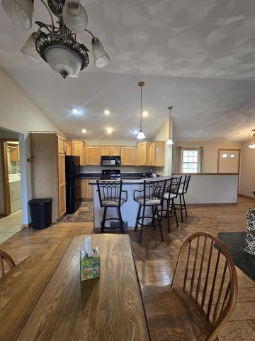 4295 Kingsford Drive, Janesville, WI 53546